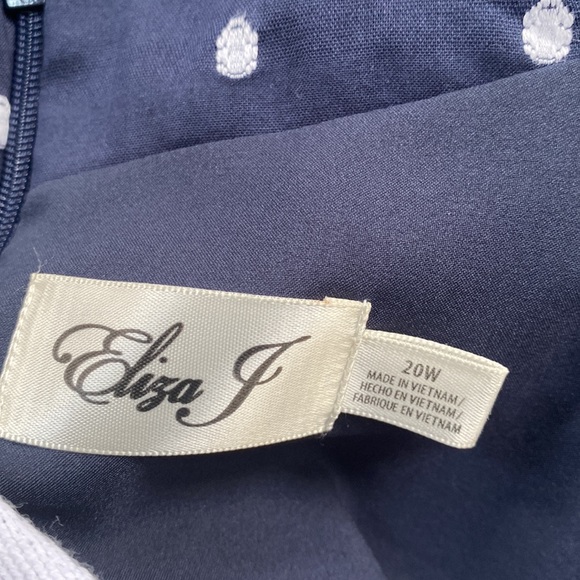 Eliza J Sleeveless Polka Dot Shift Dress - Picture 10 of 12